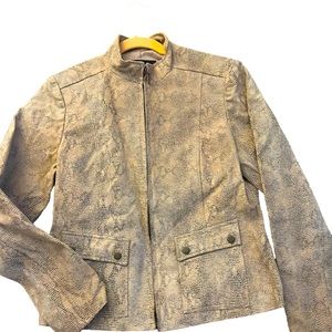 ALFANI GENUINE LEATHER ZIP JACKET. EXCELLENT NEW CONDITION W/OUT TAG SIZE MEDIUM